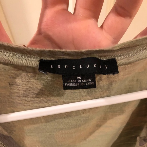 Camo shortsleeved shirt size medium but fits more toward small! - Picture 4 of 4